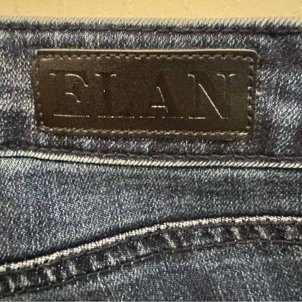 Elan Women's Mid Rise Hi-Low Frayed Cuffs Stretch Blue Jeans Size M - Picture 3 of 8